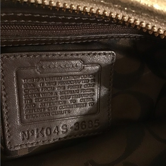 Gold coach shoulder purse - Picture 2 of 4